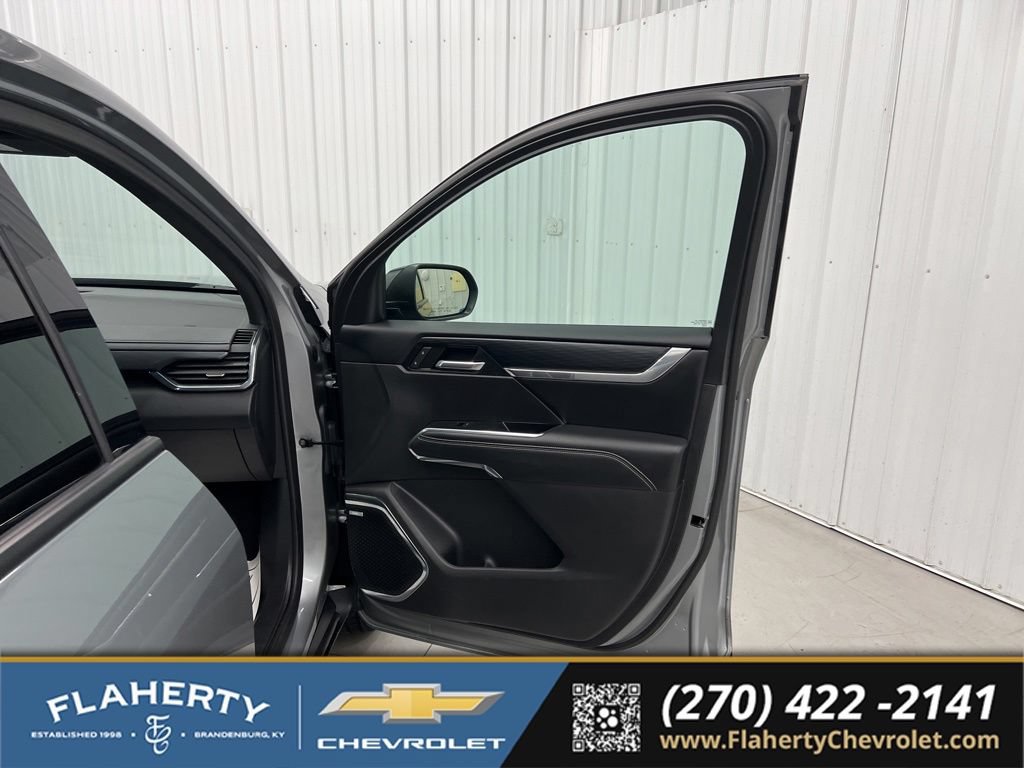 Used 2025 GMC Acadia Elevation AWD/4WD image 13