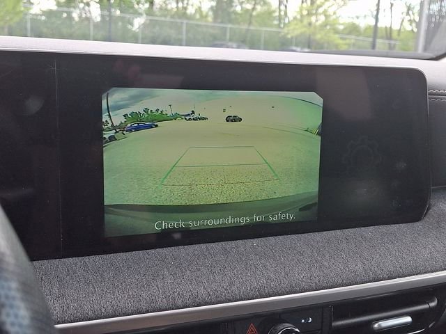 Used 2025 Nissan Kicks SV AWD/4WD image 4