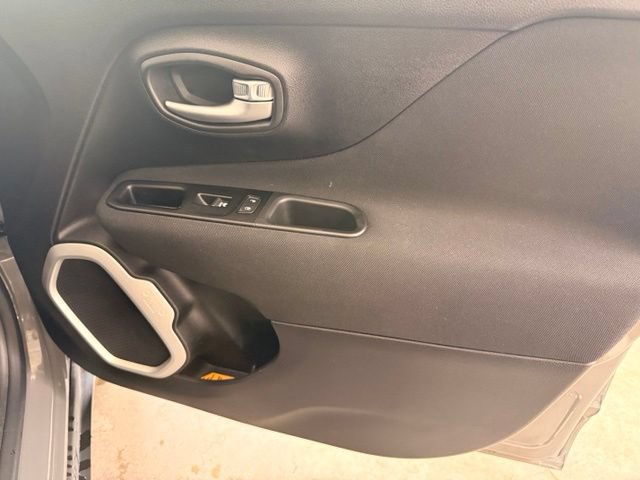Used 2020 Jeep Renegade Sport AWD/4WD image 29