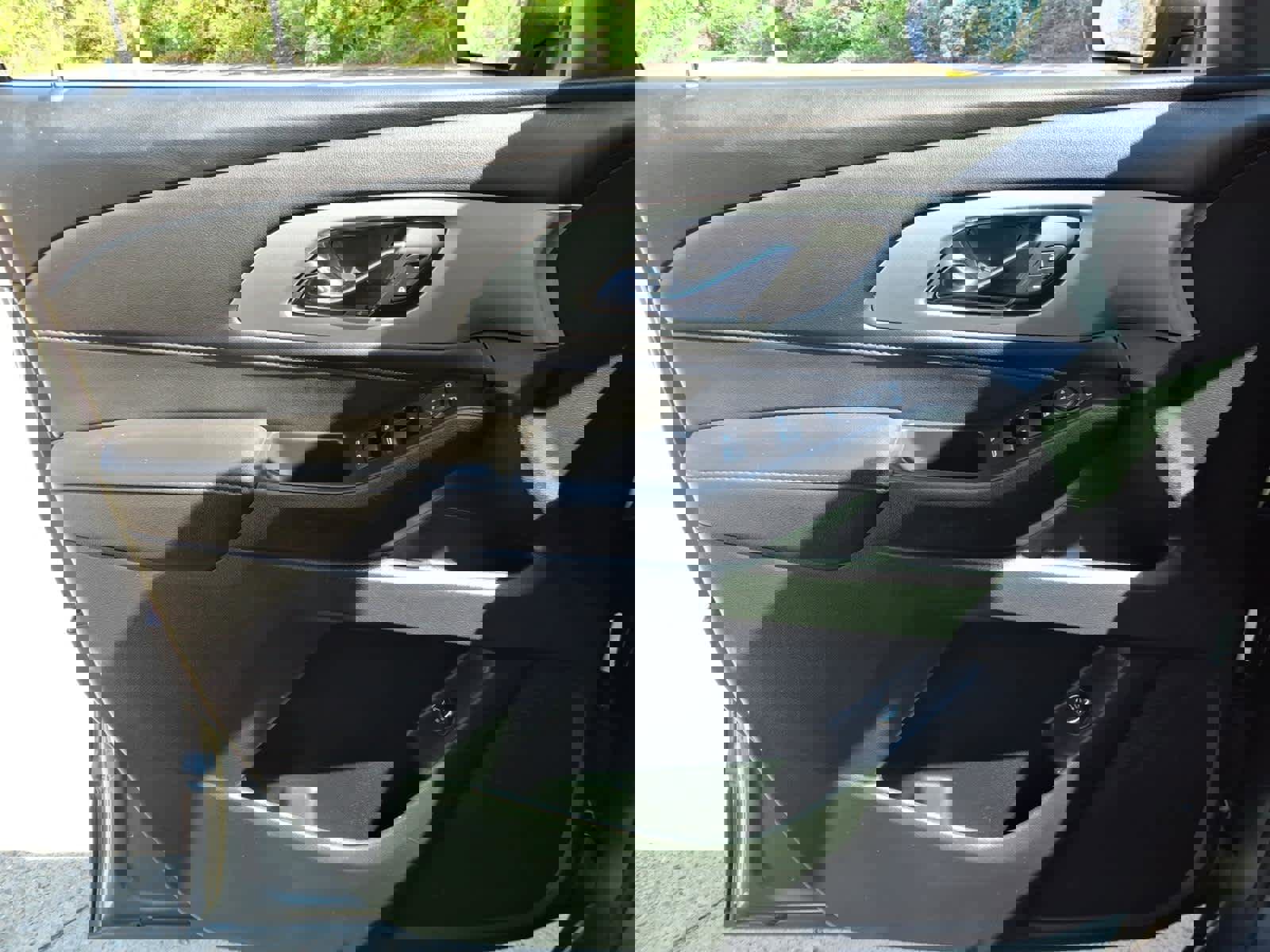 Used 2022 Chevrolet Traverse LT AWD/4WD image 14