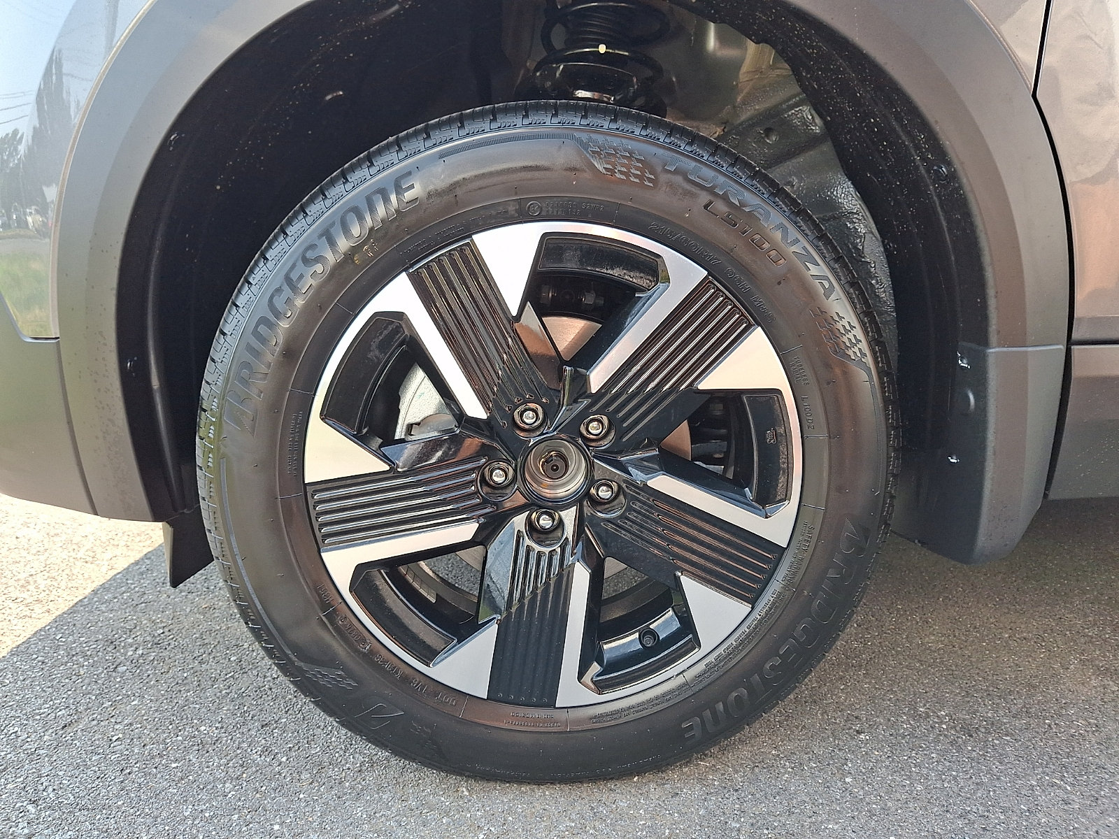 New 2026 Nissan Kicks SV w/ SV Premium Package AWD/4WD image 4