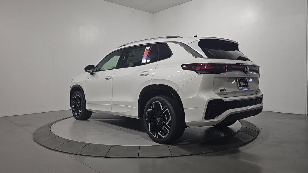 New 2026 Volkswagen Tiguan SEL R-Line AWD/4WD image 3