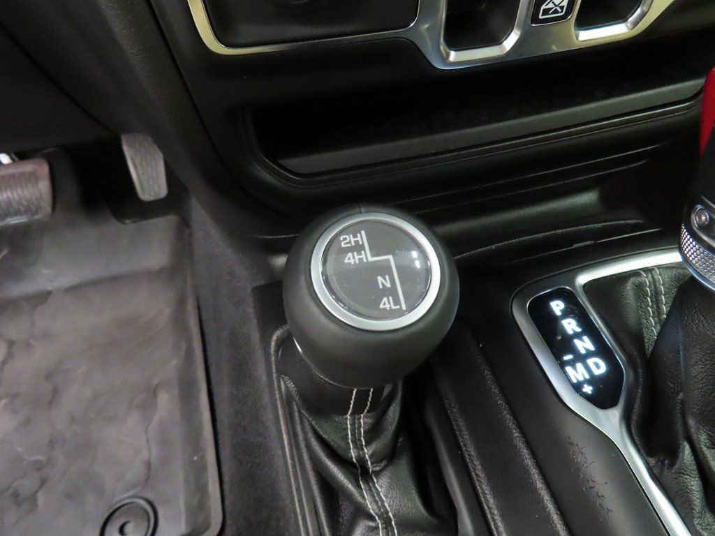 Used 2018 Jeep Wrangler Unlimited Sahara w/ Cold Weather Group image 40