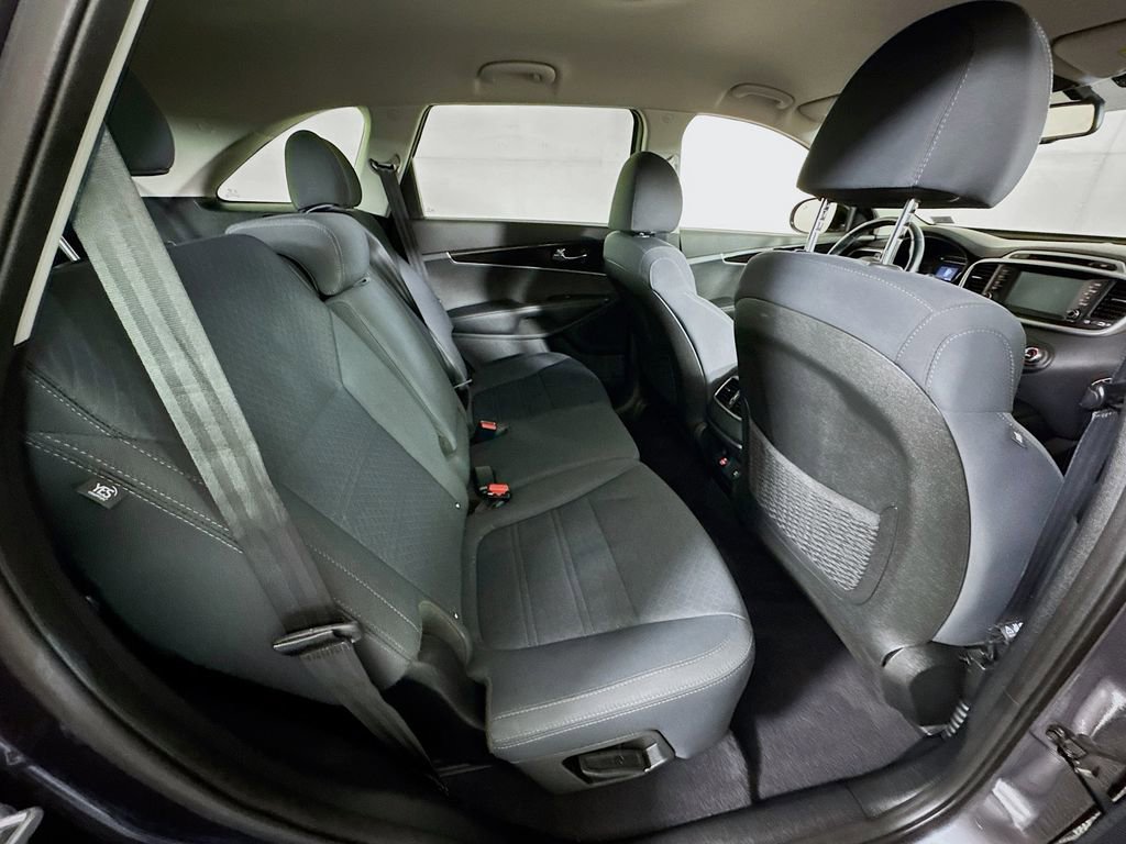 Used 2019 Kia Sorento LX w/ LX Convenience Package image 26