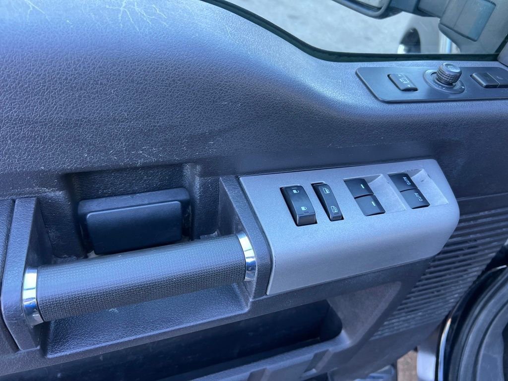 Used 2016 Ford F350 Lariat w/ Chrome Package image 13