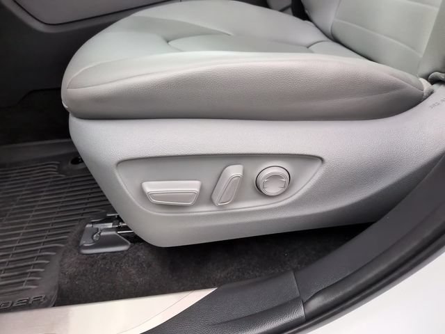 Certified 2025 Toyota Highlander XLE AWD/4WD image 13
