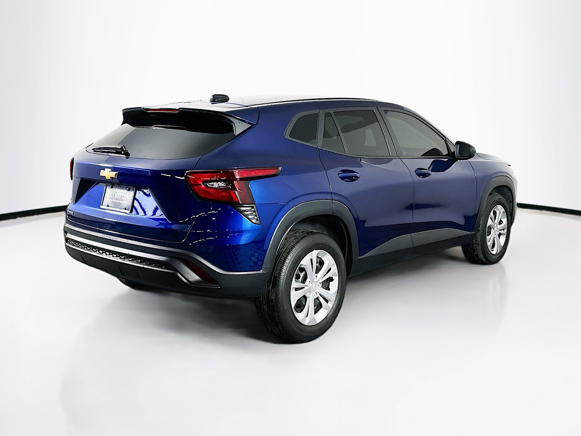 Used 2024 Chevrolet Trax LS w/ Driver Confidence Package image 9