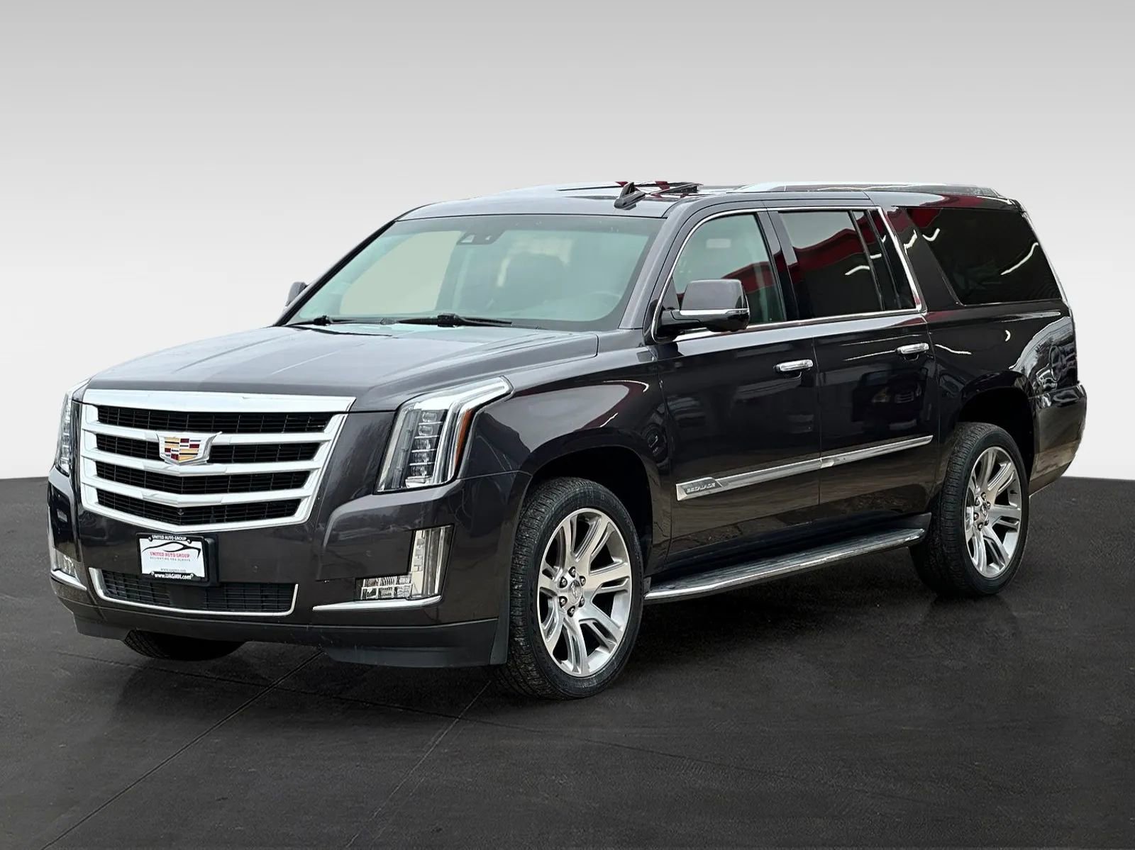 Used 2016 Cadillac Escalade ESV Premium AWD/4WD image 3