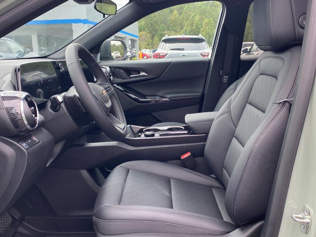 New 2026 Chevrolet Equinox LT w/ Convenience Package II image 8