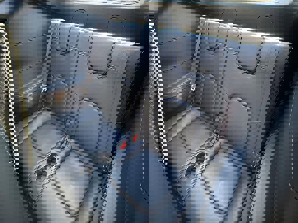 Used 2022 Tesla Model Y Long Range image 31