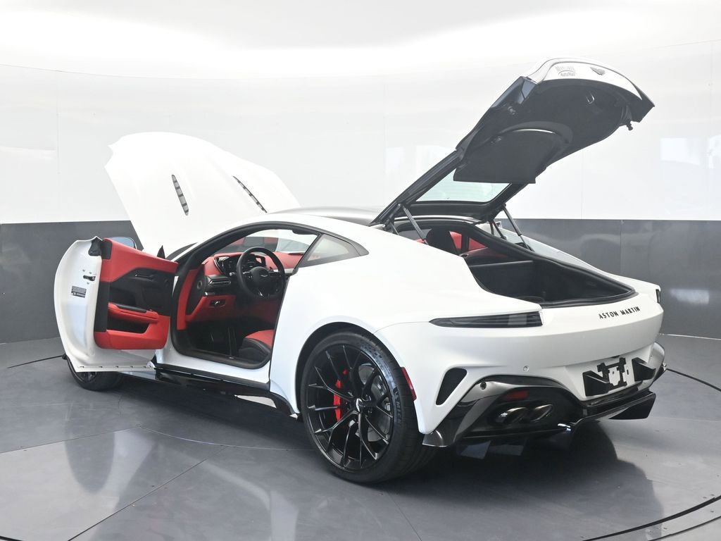 Used 2025 Aston Martin V8 Vantage Coupe image 90