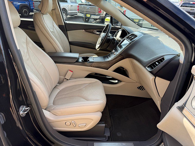 Used 2019 Lincoln Nautilus Reserve FWD image 21