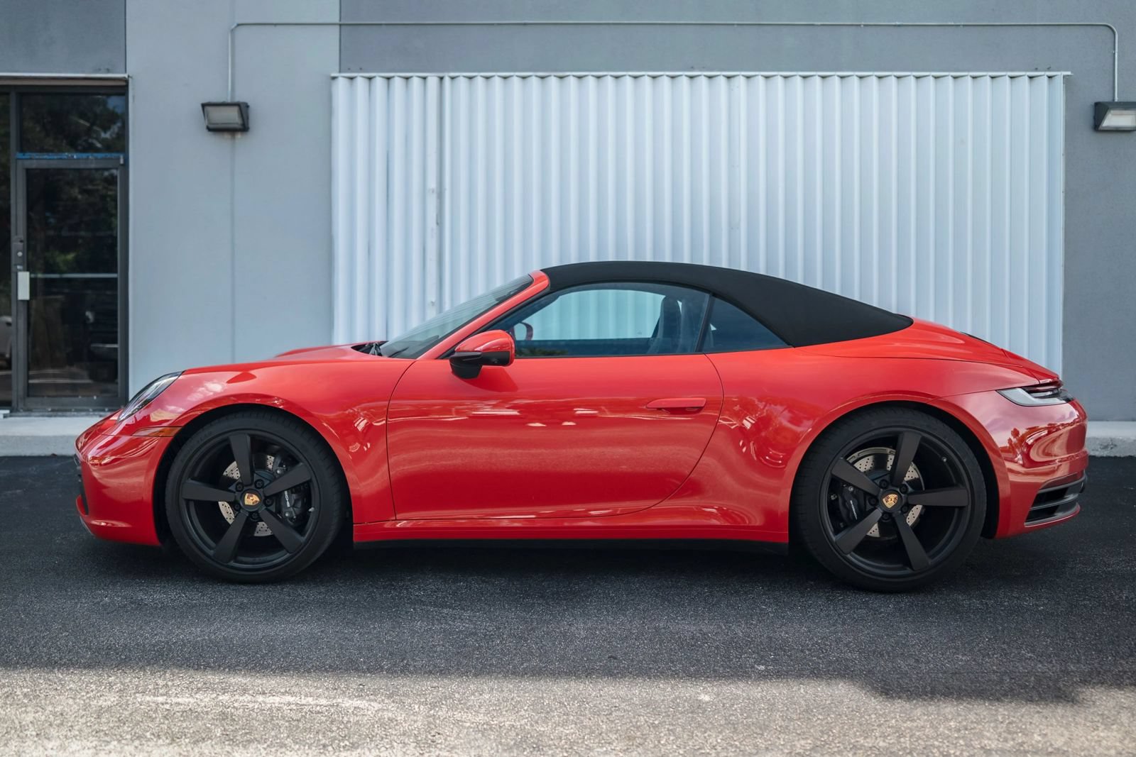 Used 2022 Porsche 911 Carrera w/ Premium Package RWD image 5