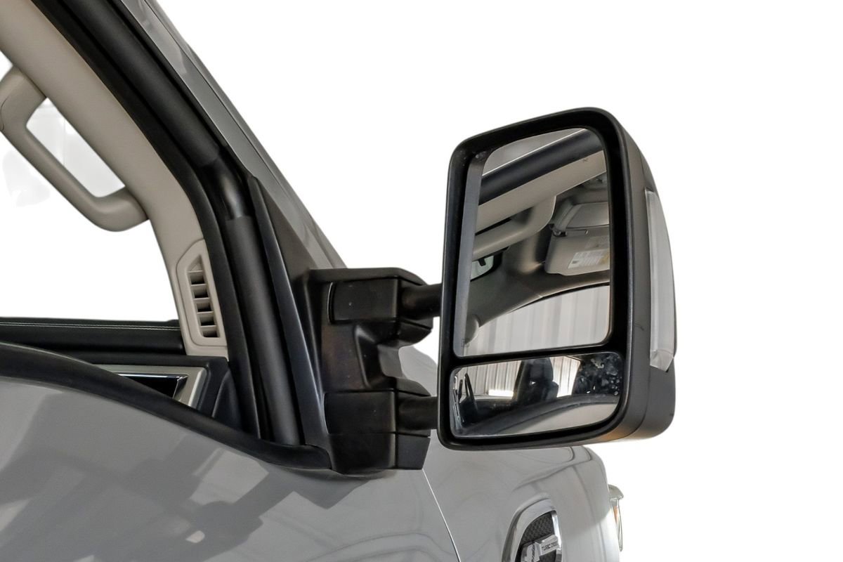 Used 2019 Nissan Titan PRO-4X image 40