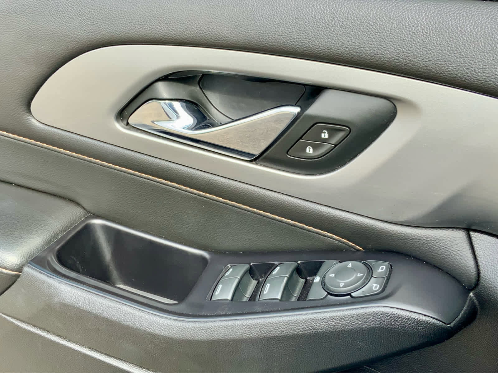Used 2019 Chevrolet Traverse LS w/ LPO, Blackout Package AWD/4WD image 46