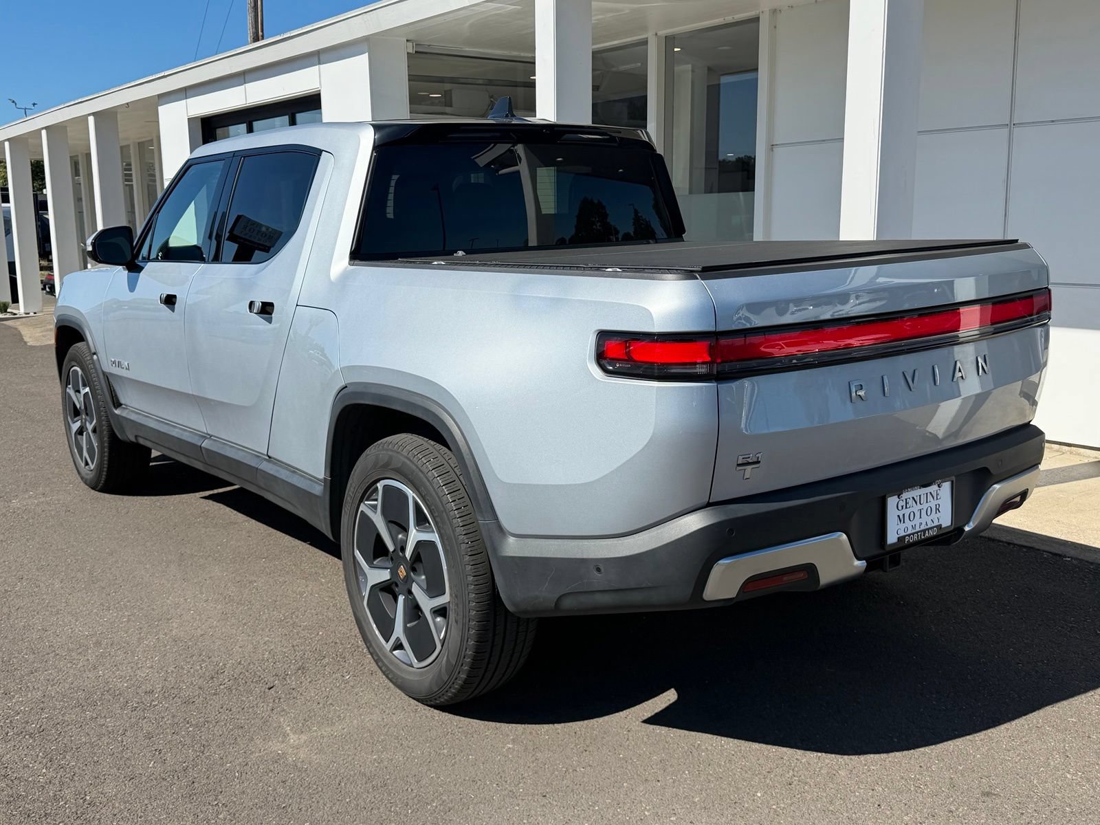 Used 2023 Rivian R1T Adventure AWD/4WD image 3