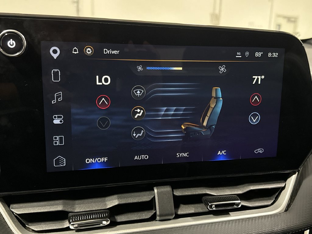 Used 2025 Chevrolet Equinox LT w/ Convenience Package II FWD image 17