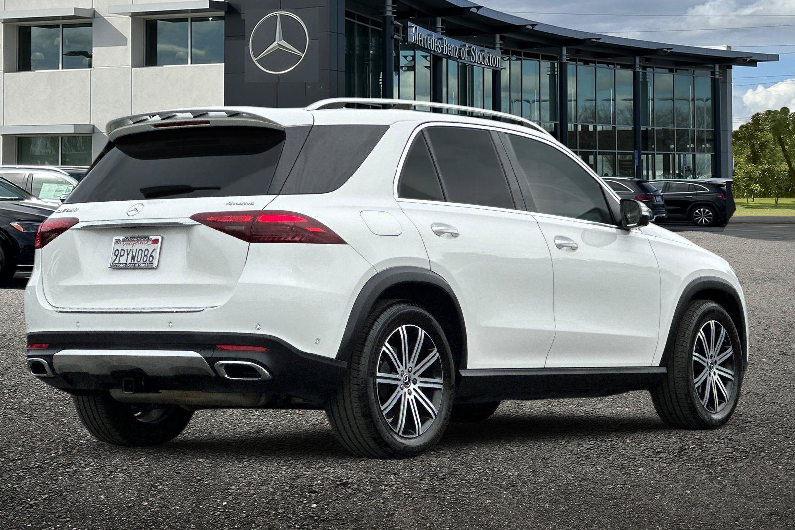 Used 2024 Mercedes-Benz GLE 350 4MATIC image 4