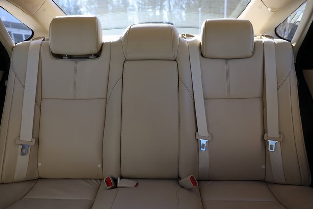 Used 2016 Toyota Avalon Limited image 35
