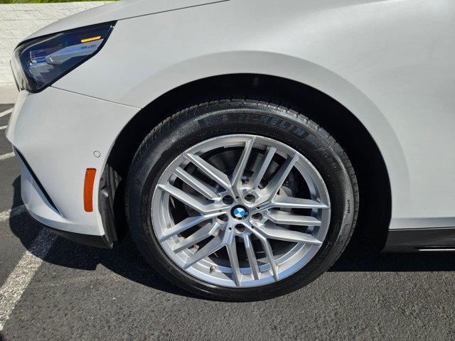 Used 2024 BMW 530i w/ Convenience Package RWD image 23