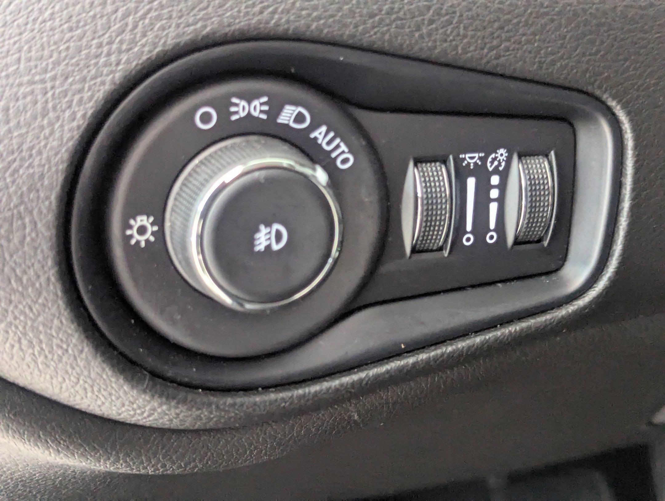 Used 2022 Jeep Renegade Limited image 19