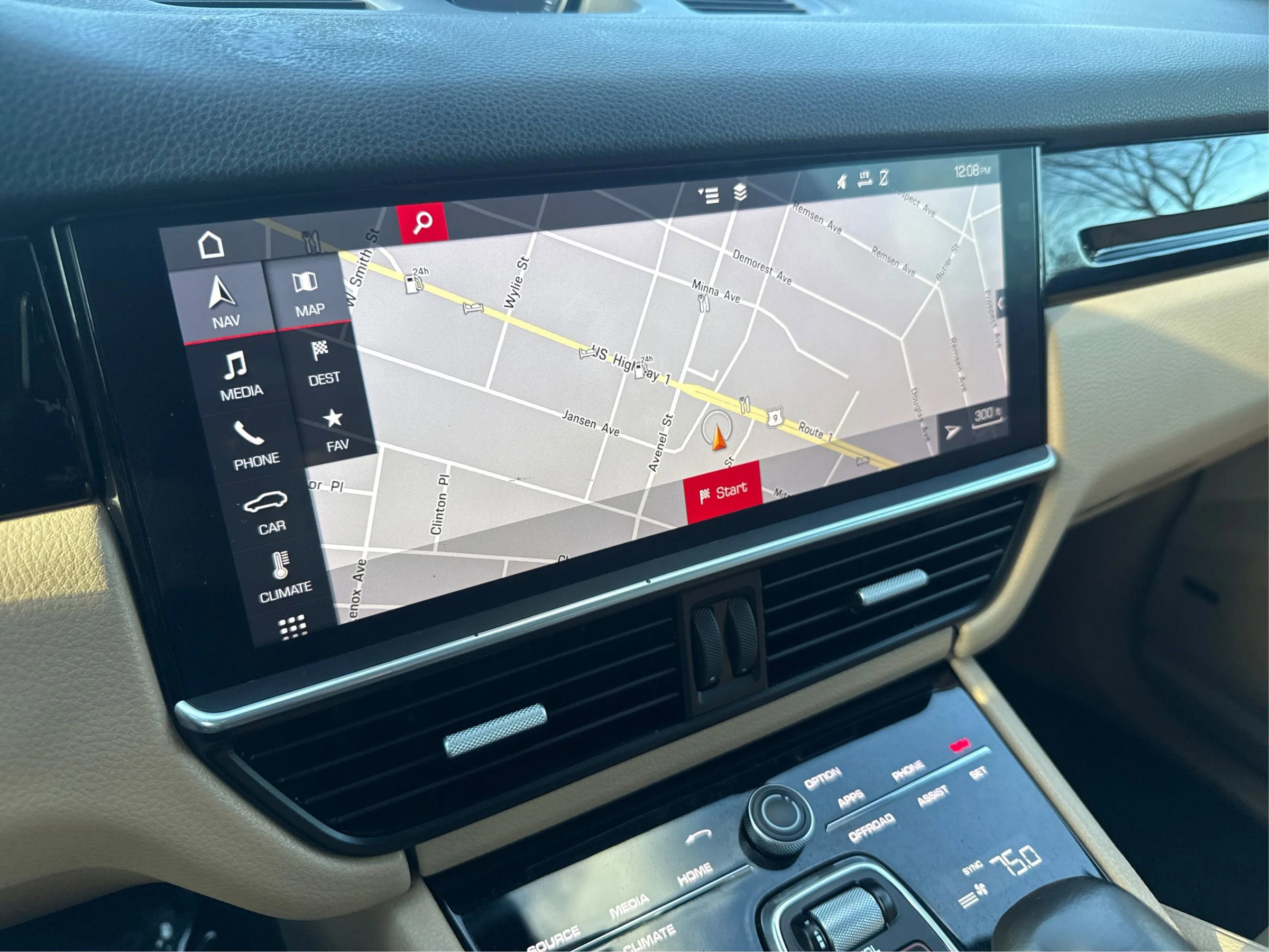 Used 2019 Porsche Cayenne image 32