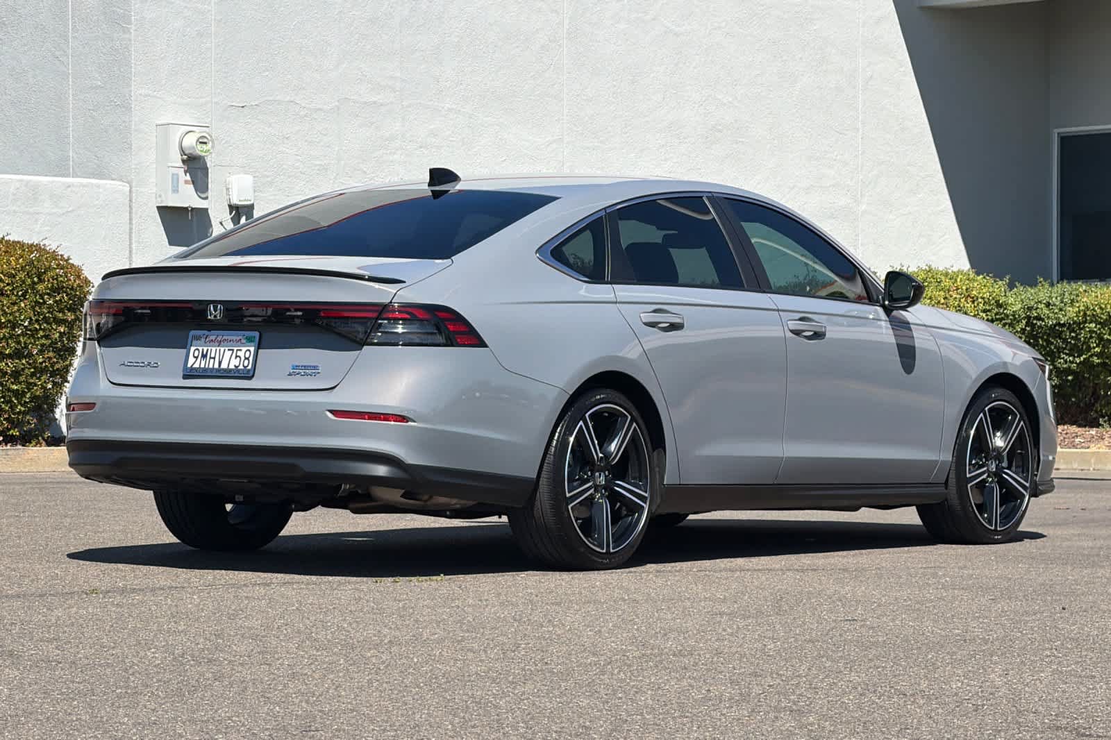 Used 2024 Honda Accord Sport image 2