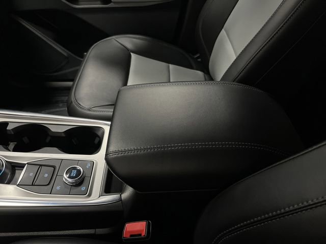 Used 2023 Ford Explorer XLT w/ Equipment Group 202A image 22