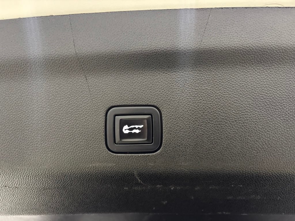 Used 2021 Cadillac Escalade Sport Platinum w/ Heavy-Duty Trailer Package AWD/4WD image 40