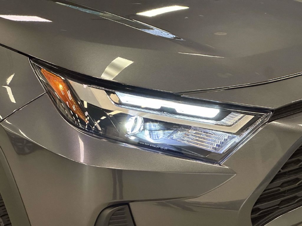 Used 2023 Toyota RAV4 LE AWD/4WD image 11