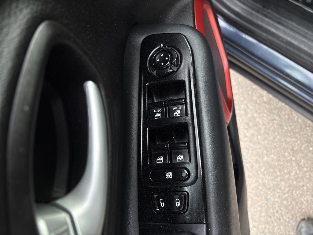 Used 2023 Jeep Renegade Trailhawk image 11