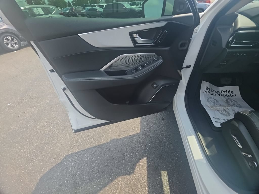 Certified 2024 Acura MDX SH-AWD w/ Technology Package image 12