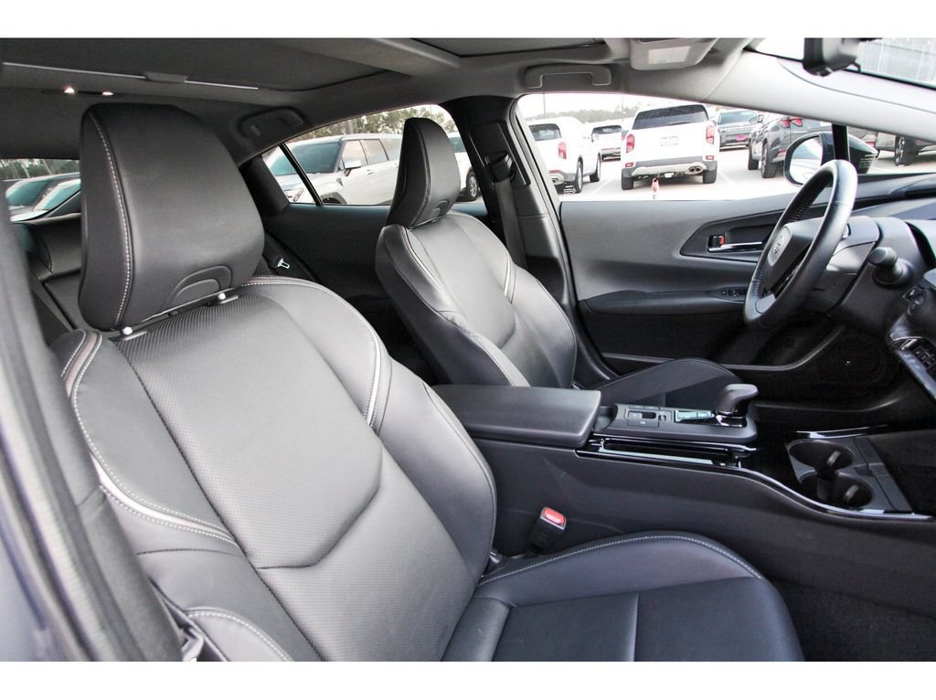 Used 2023 Toyota Prius FWD image 29