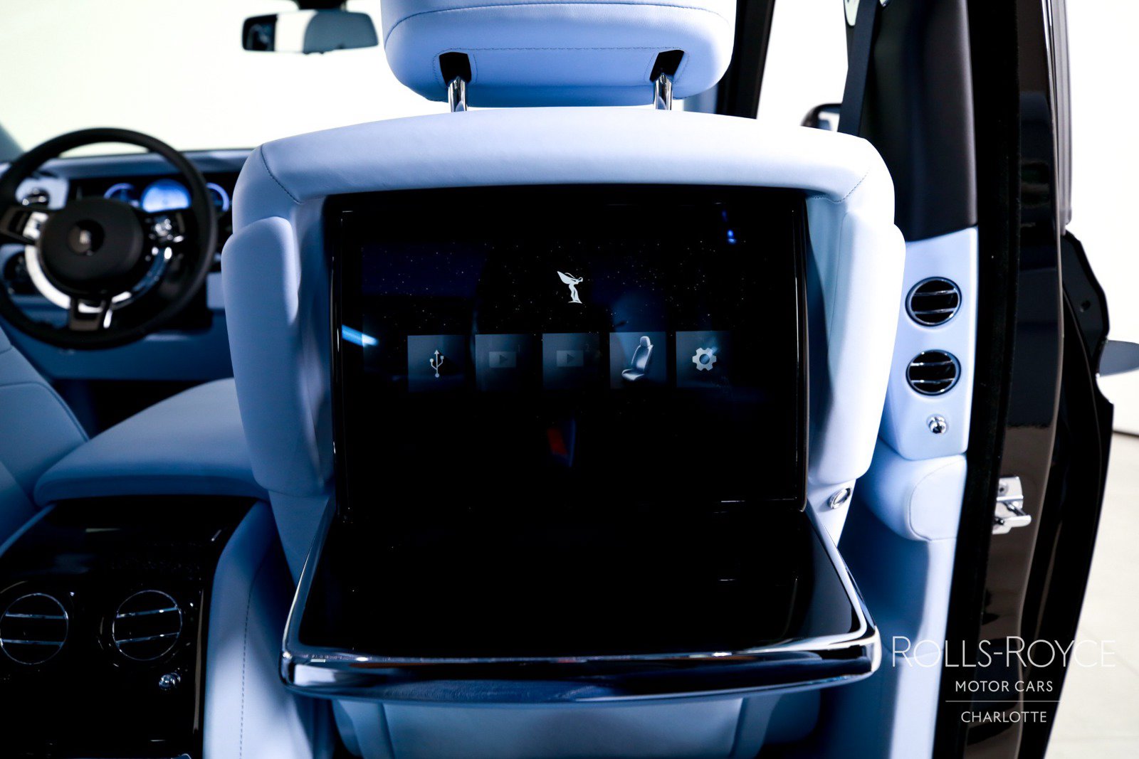 New 2027 Rolls-Royce Phantom Sedan RWD image 31