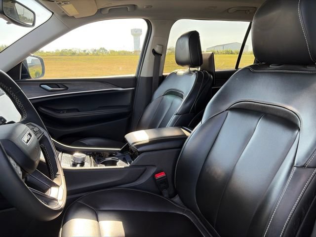 Used 2023 Jeep Grand Cherokee L Limited w/ Rear Seat Video Group I AWD/4WD image 5