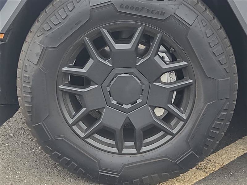 Used 2024 Tesla Cybertruck Cyberbeast AWD/4WD image 7