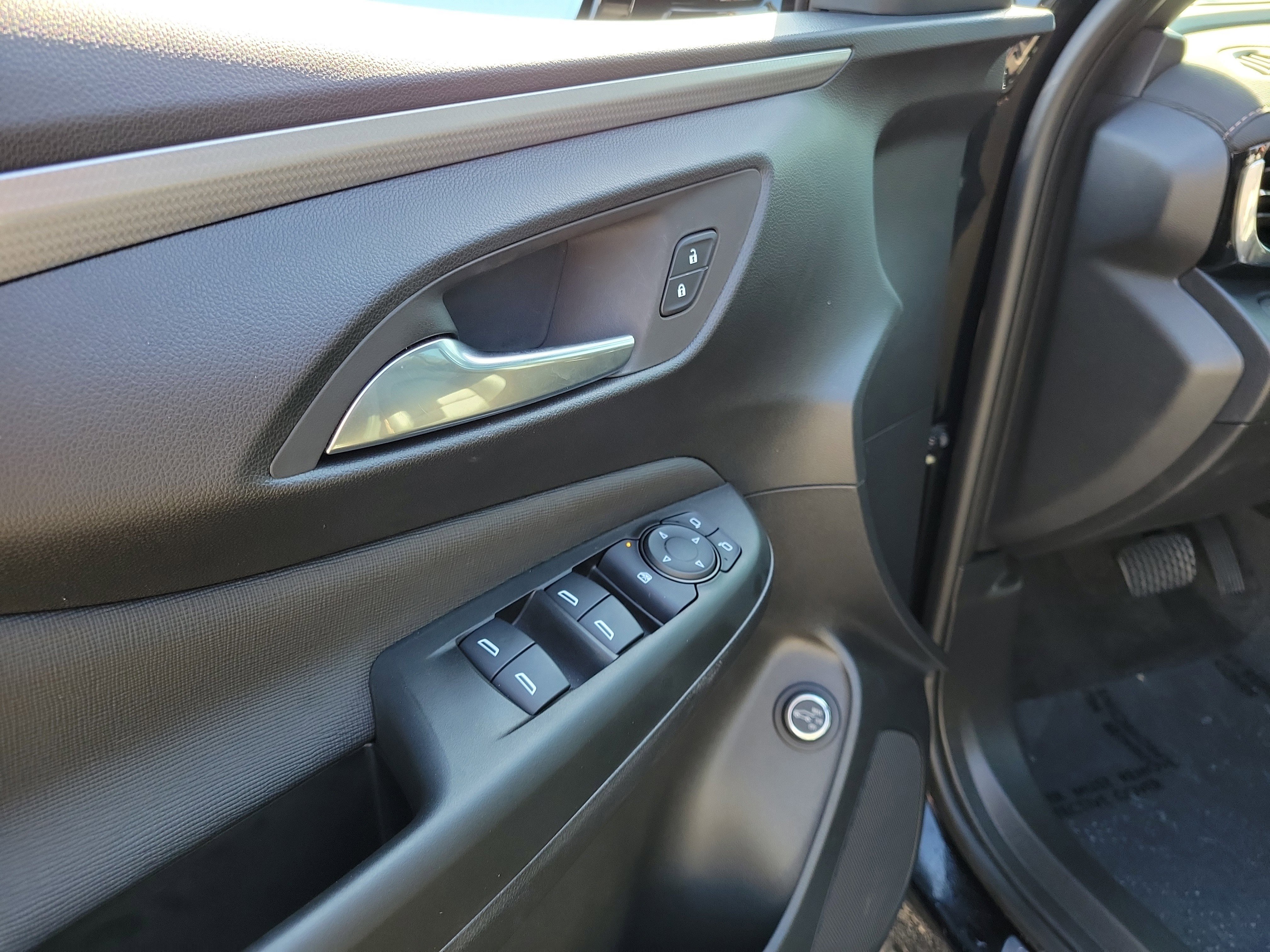 Used 2025 Buick Envista Avenir image 18