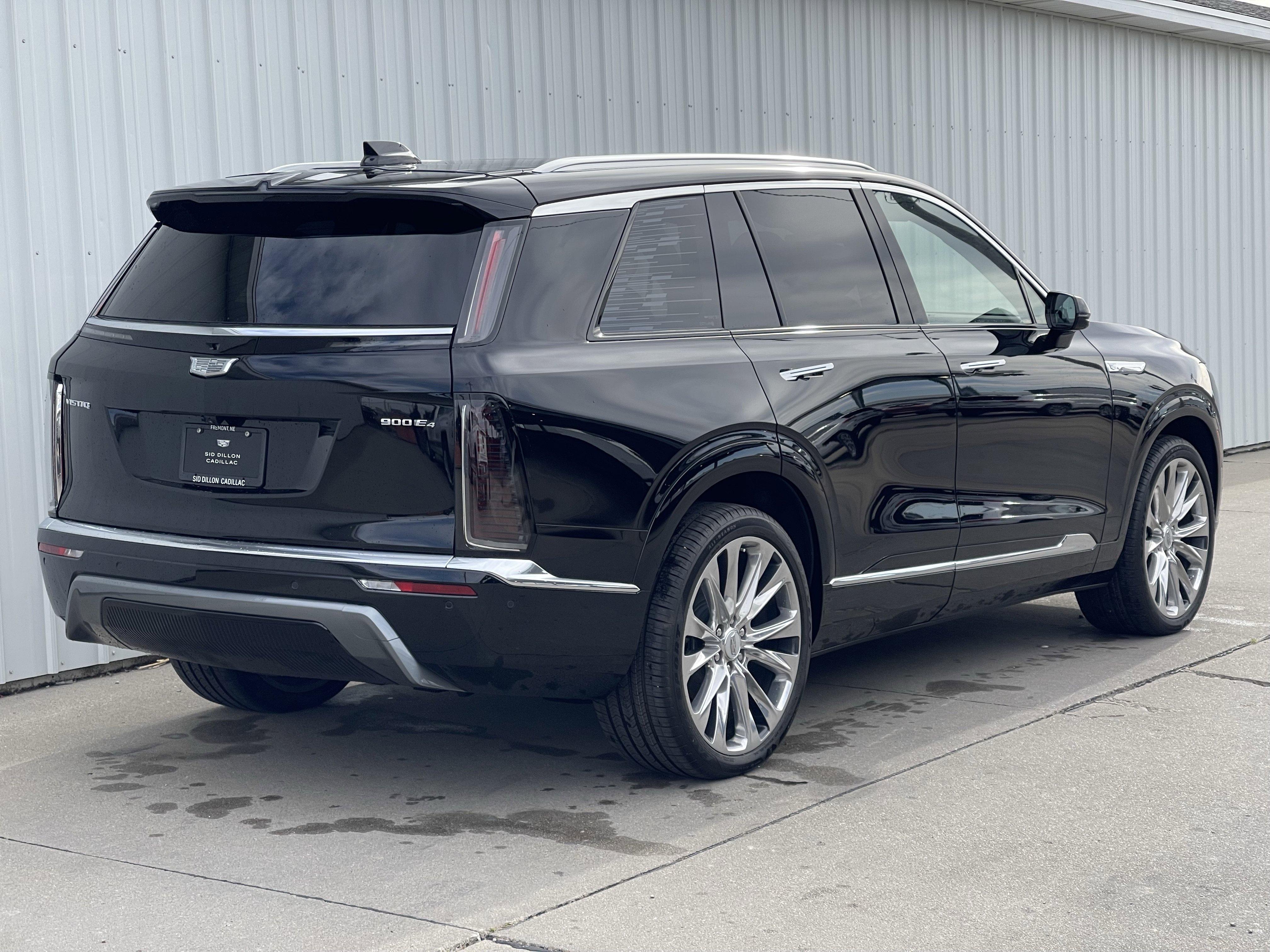 New 2026 Cadillac Vistiq Premium Luxury w/ LPO, Floor Liner Package image 15