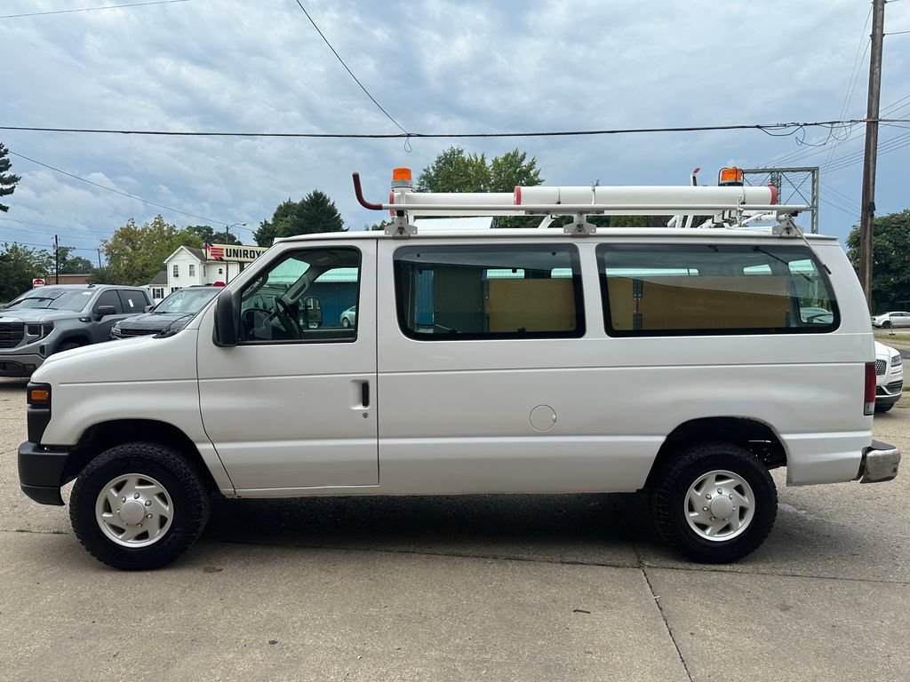 Used 2008 Ford E-350 and Econoline 350 Super Duty RWD image 2