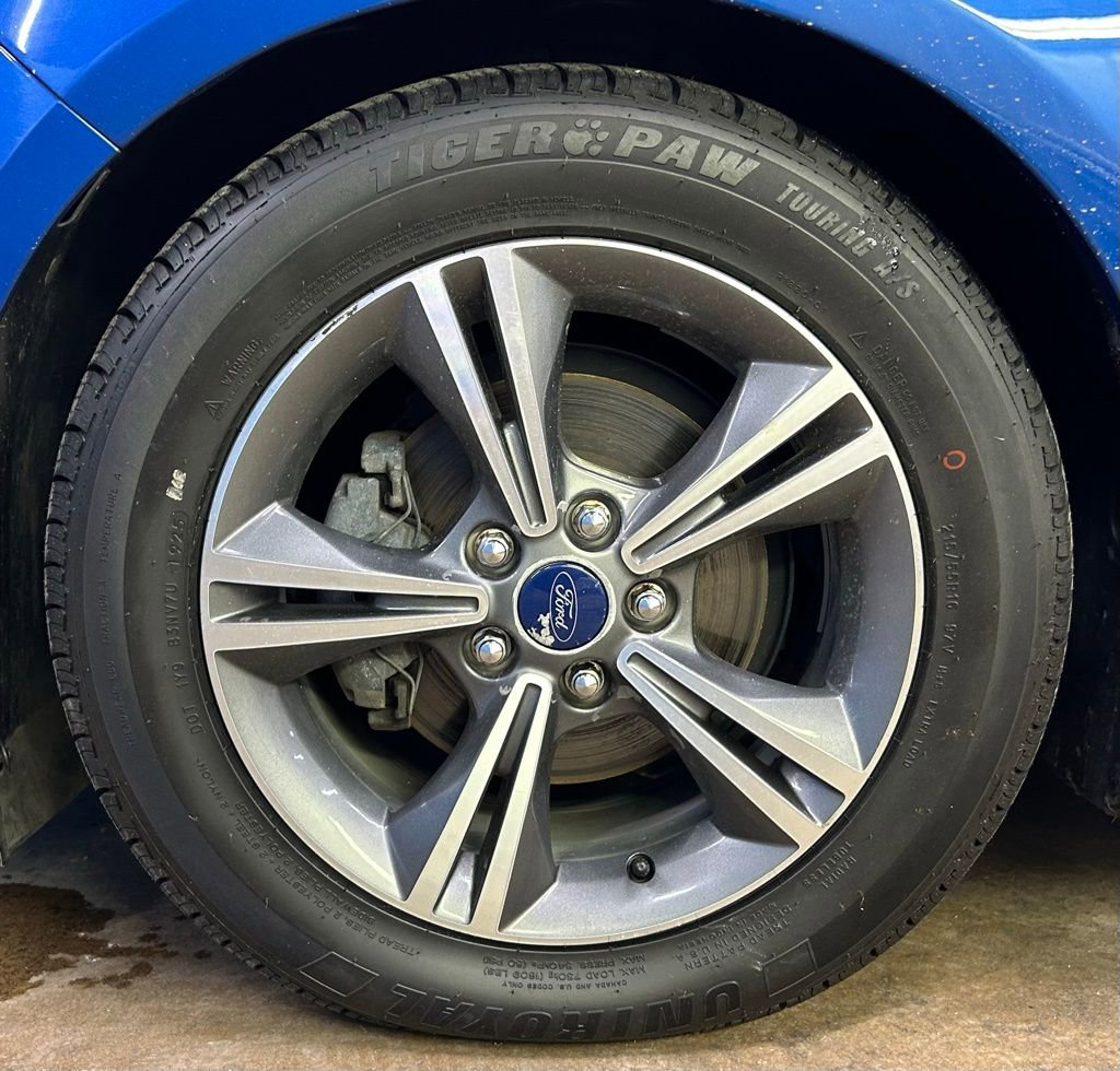 Used 2018 Ford Focus SE w/ SE Appearance Package image 47