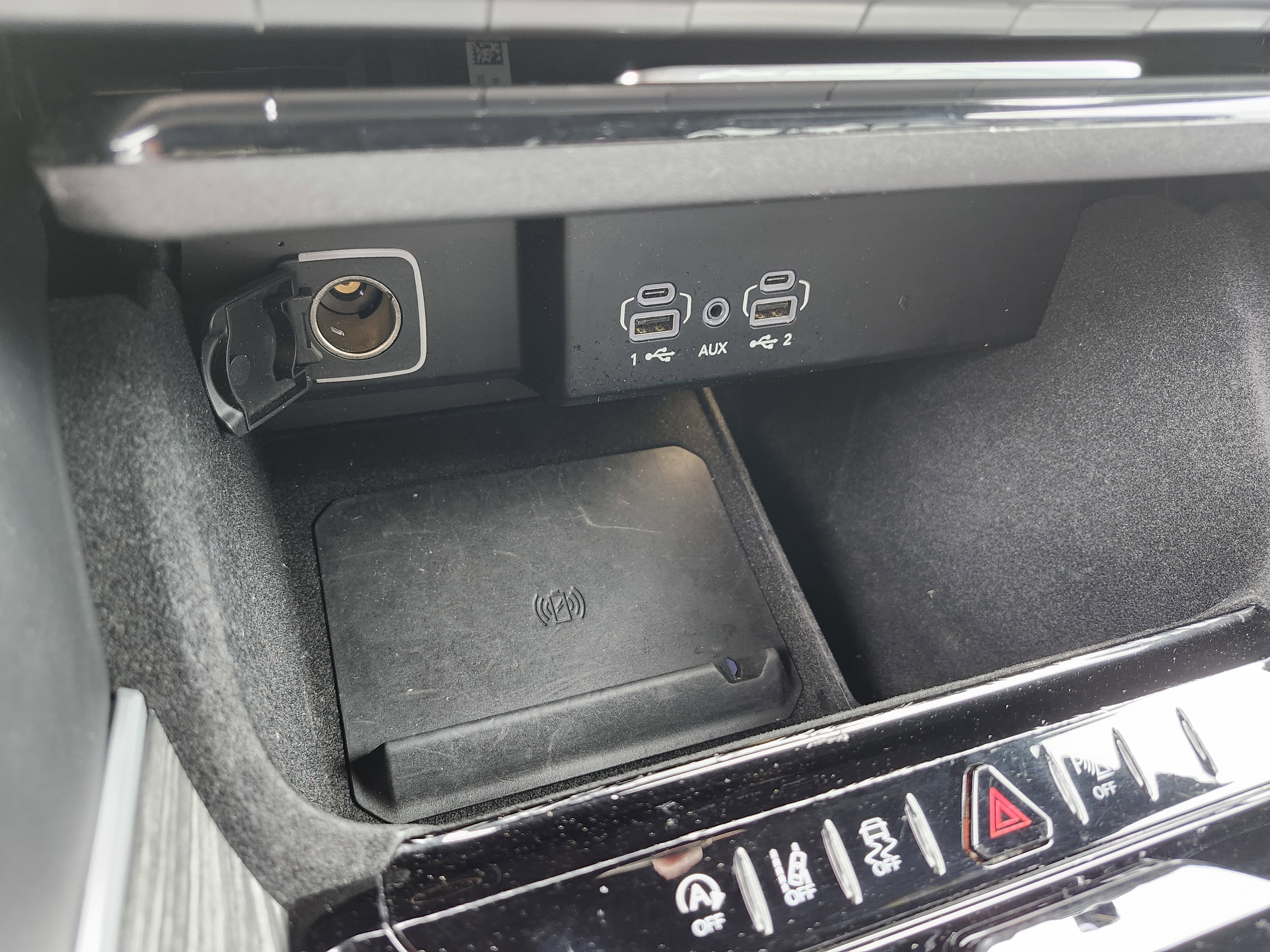 Used 2024 Jeep Wagoneer L Series II RWD image 10