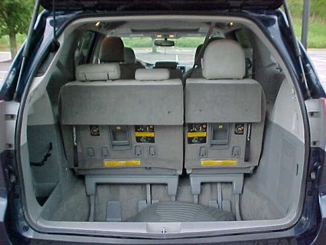 Used 2012 Toyota Sienna XLE image 8