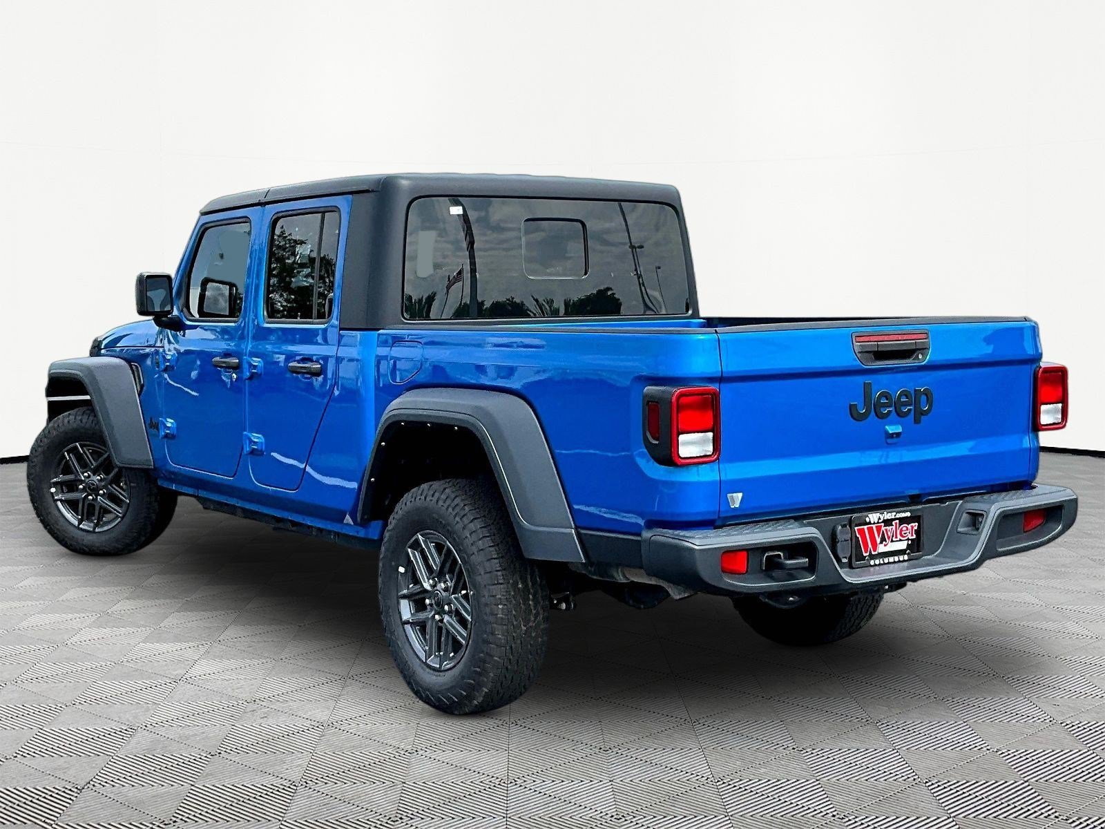 Used 2022 Jeep Gladiator Sport AWD/4WD image 4