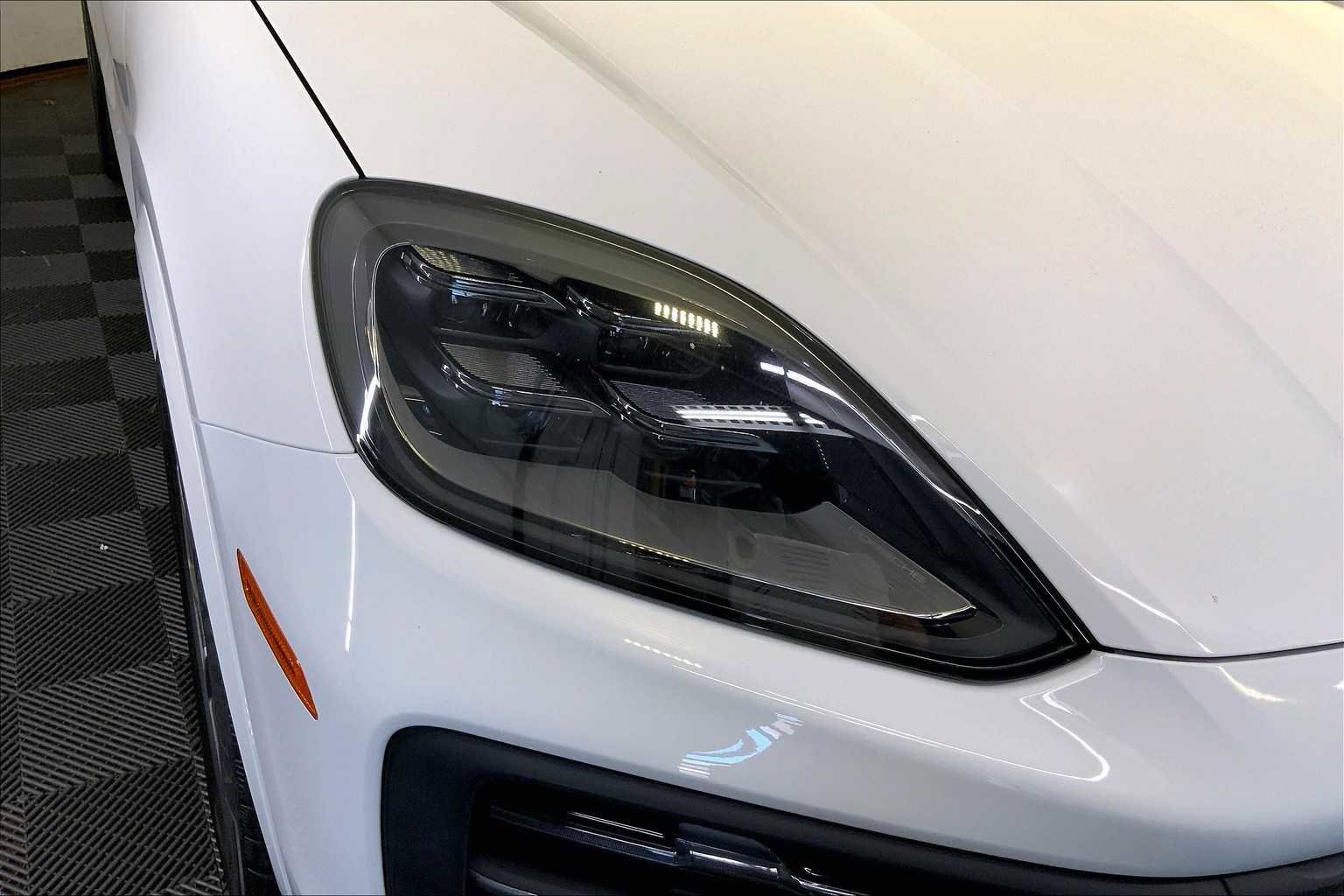 New 2026 Porsche Cayenne image 12