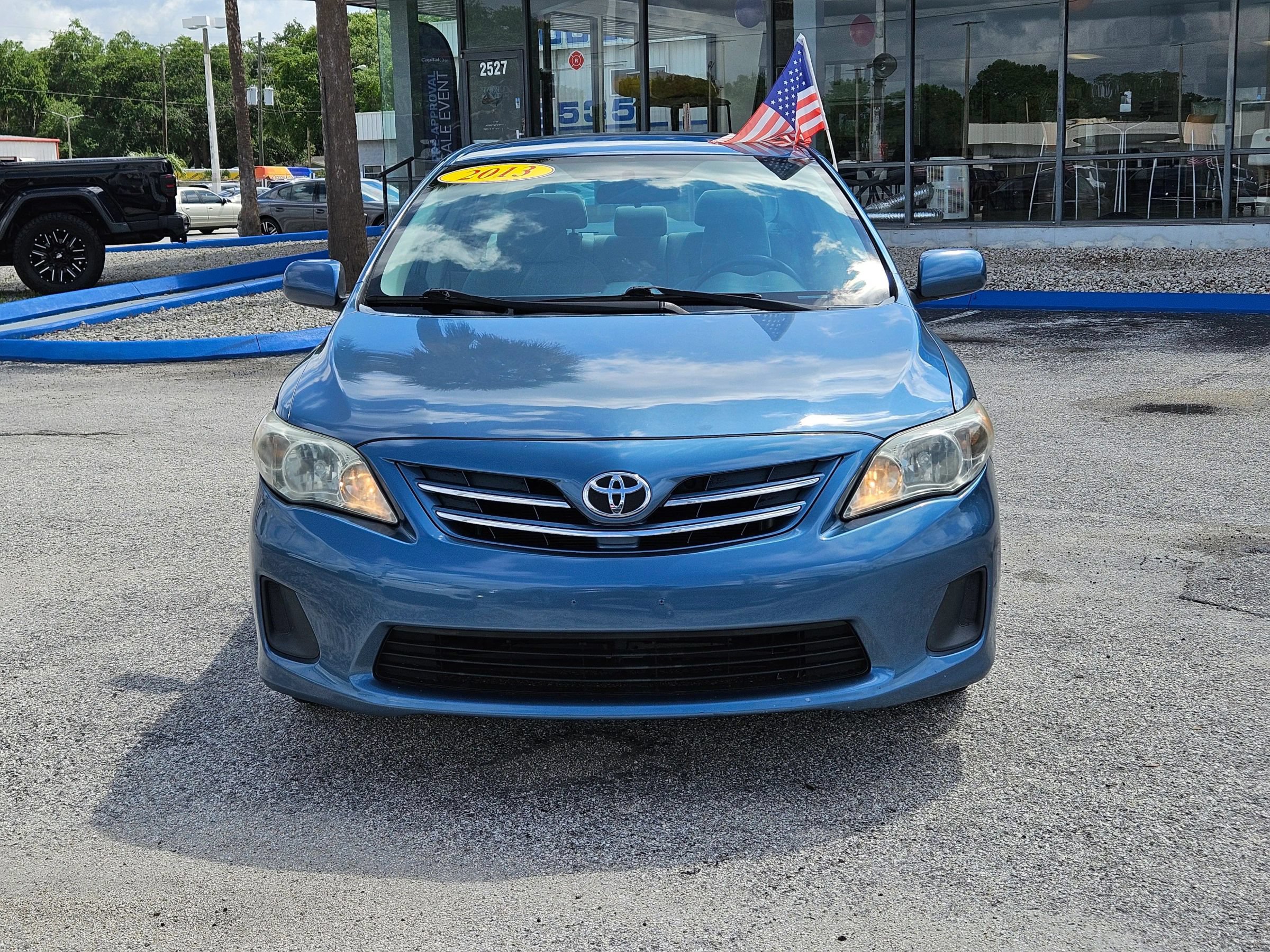 Used 2013 Toyota Corolla LE FWD image 2