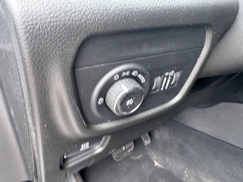 Used 2024 Jeep Grand Cherokee L Limited w/ Luxury Tech Group II AWD/4WD image 14
