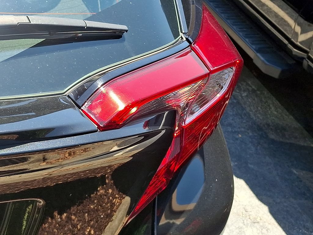 Used 2022 Toyota C-HR XLE FWD image 9