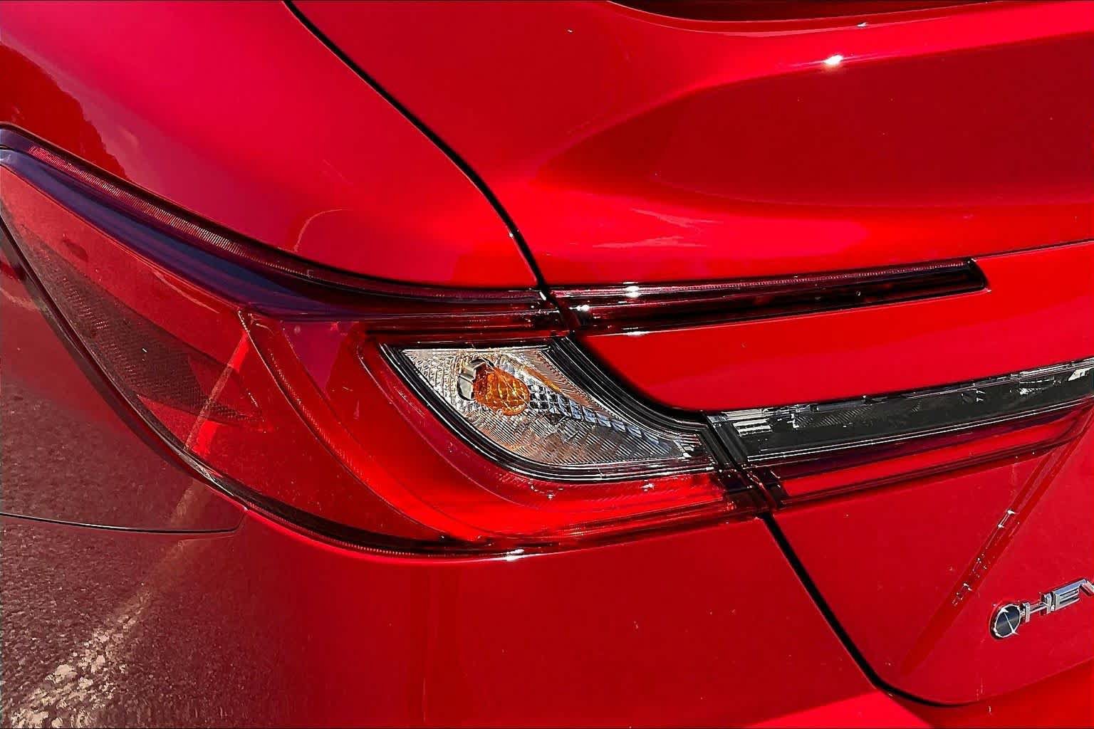 Used 2025 Toyota Camry SE w/ Convenience Package FWD image 28