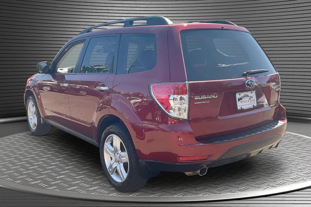 Used 2010 Subaru Forester 2.5X Limited AWD/4WD image 4