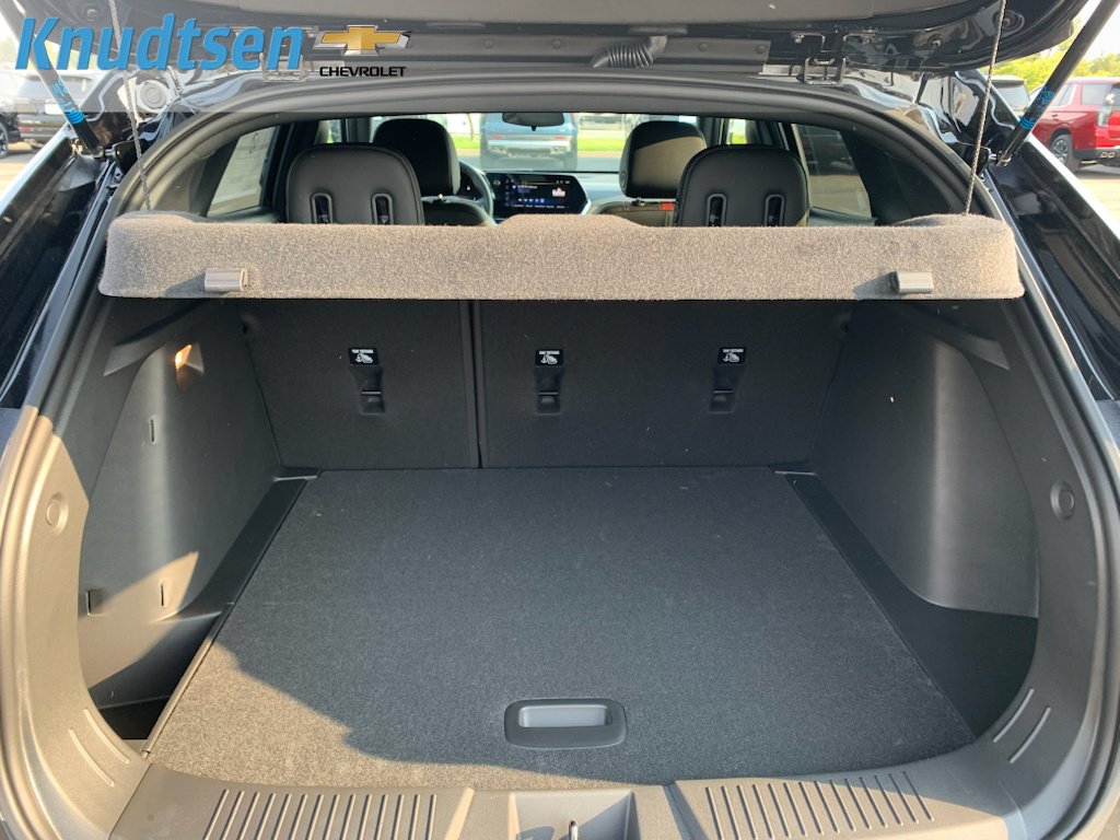 New 2026 Chevrolet Trax RS w/ Driver Confidence Package FWD image 17
